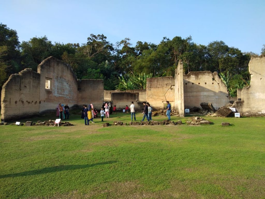 Objek Wisata Sejarah Situs Benteng Kota Tempilang